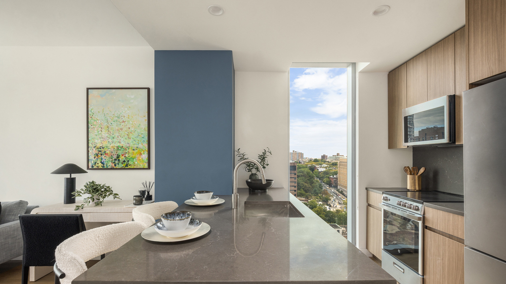 89  Dekalb Ave - Photo 2