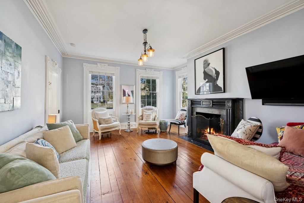189 Main Street - Photo 2