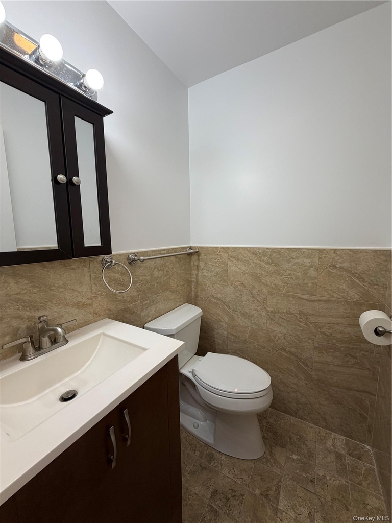 94 Thatcher Avenue - Photo 4