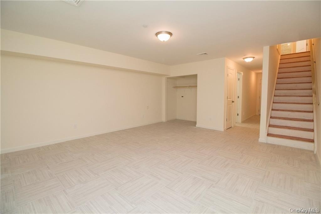 94 Thatcher Avenue - Photo 14