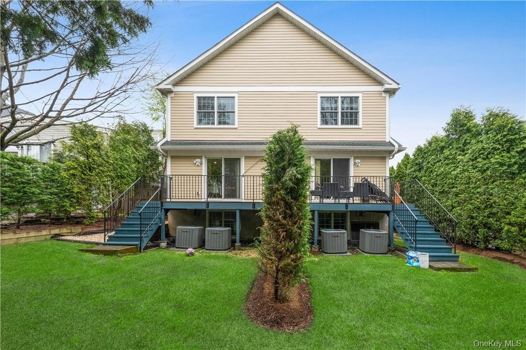 94 Thatcher Avenue - Photo 18