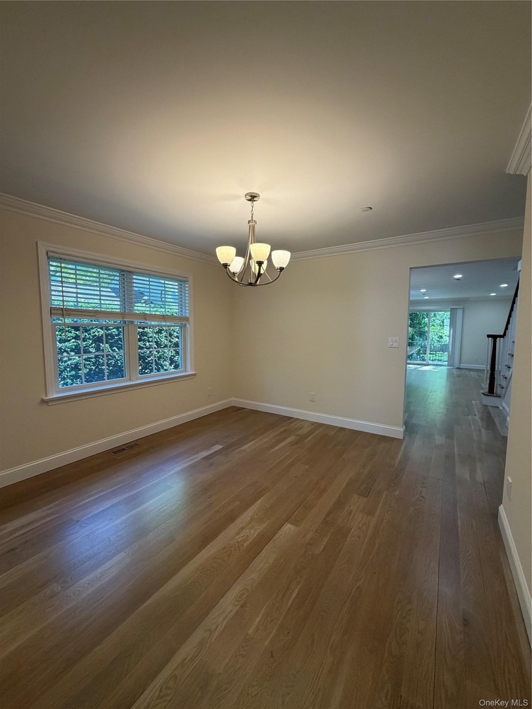 94 Thatcher Avenue - Photo 3