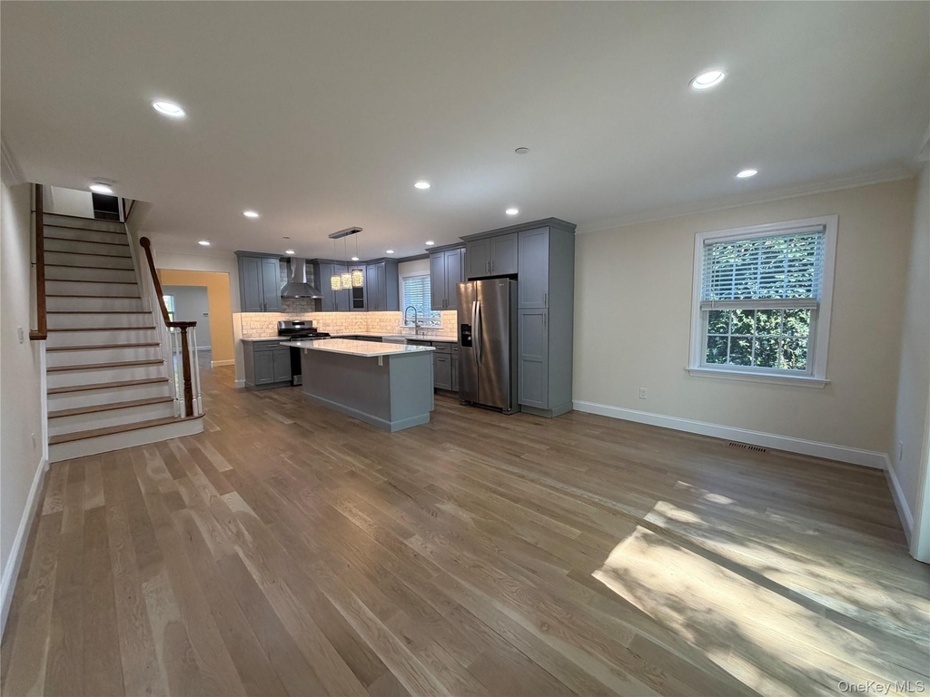 94 Thatcher Avenue - Photo 6