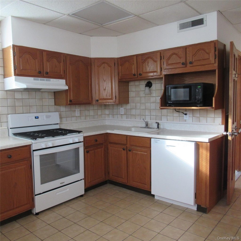 35 Taylor Avenue - Photo 4