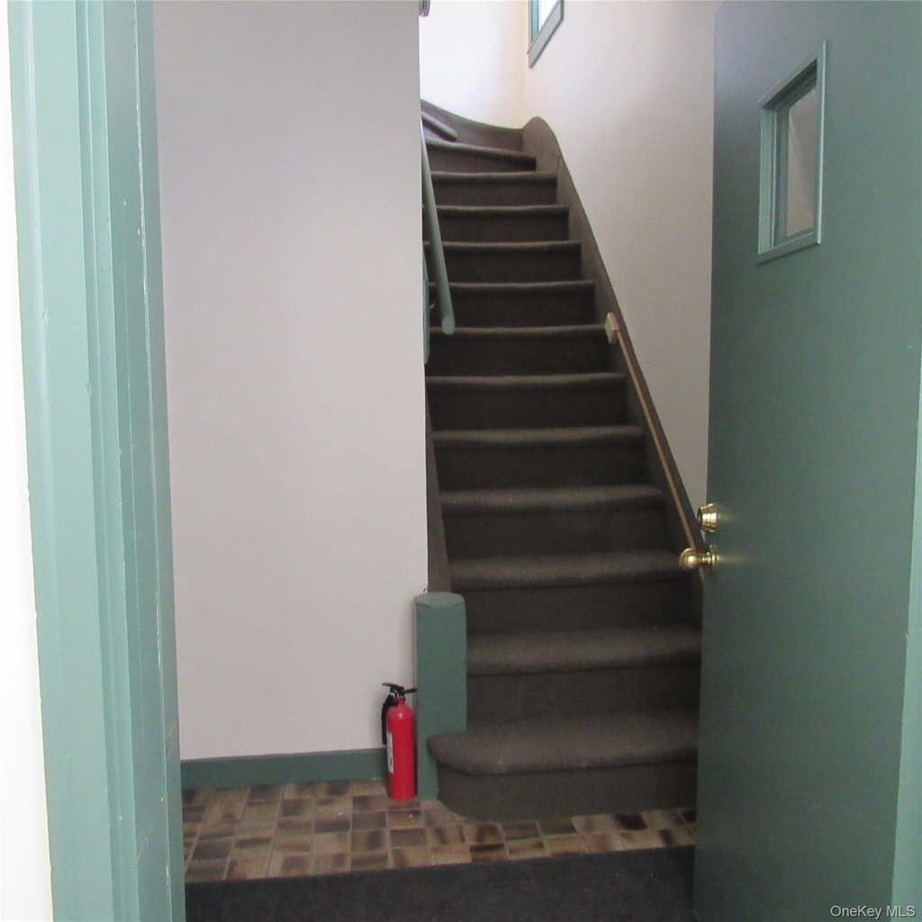 35 Taylor Avenue - Photo 2