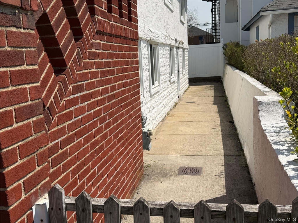 40 Oswego - Photo 1