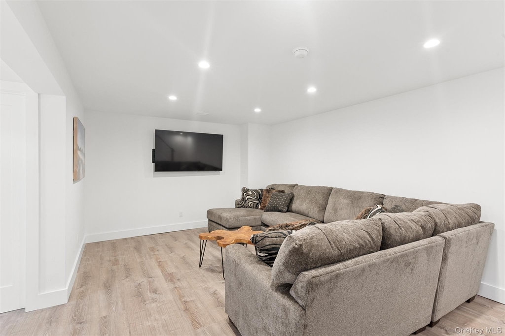 502 Springs Fireplace Road - Photo 19