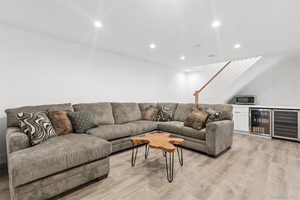 502 Springs Fireplace Road - Photo 20