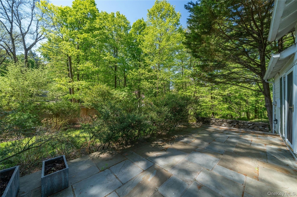 105 Douglas Road - Photo 15