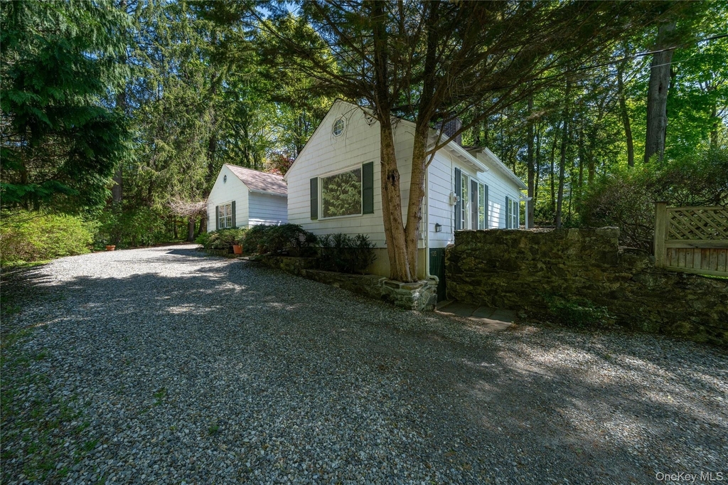 105 Douglas Road - Photo 1