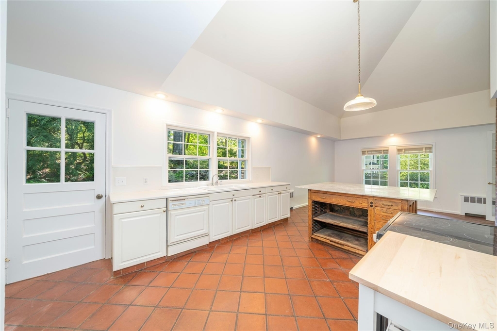105 Douglas Road - Photo 5