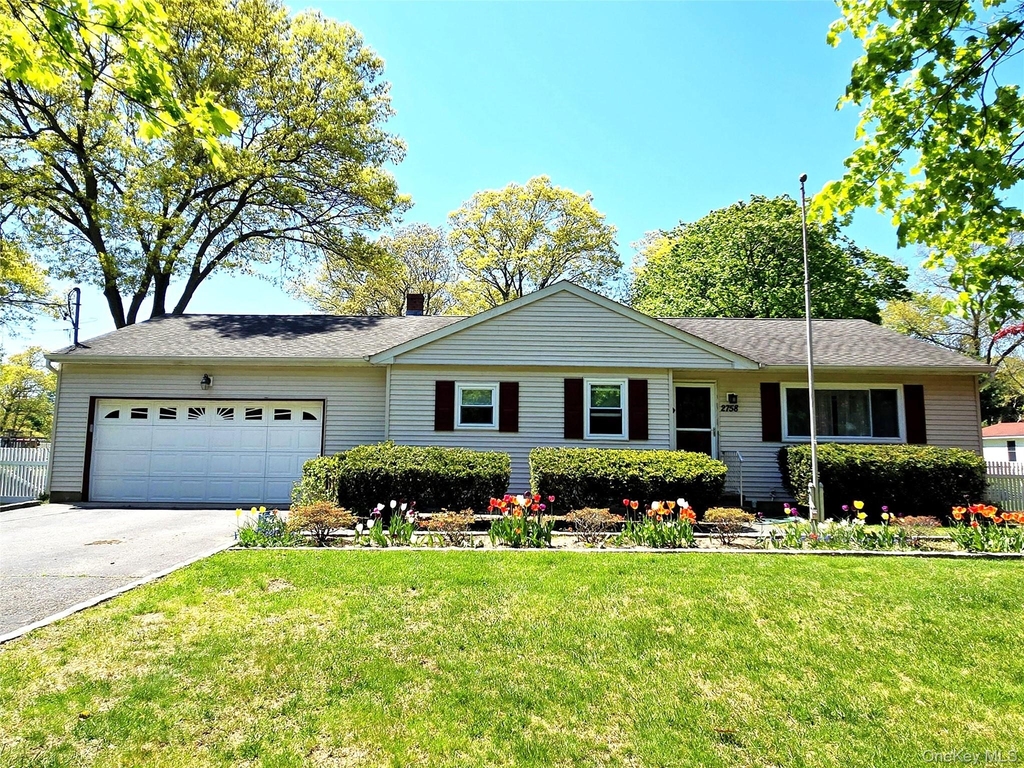 2758 N. Cedar Avenue - Photo 1