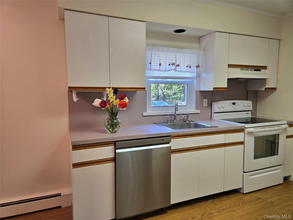 2758 N. Cedar Avenue - Photo 7