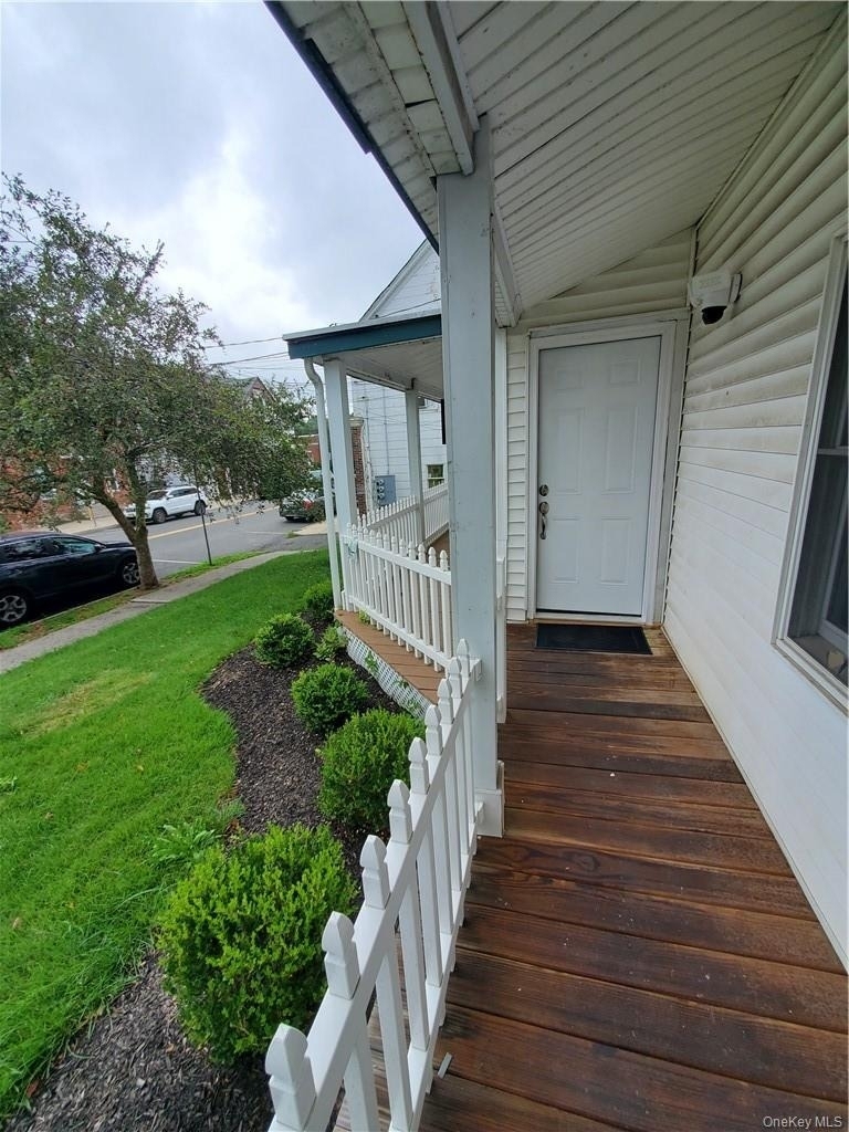11 Franklin Avenue - Photo 1