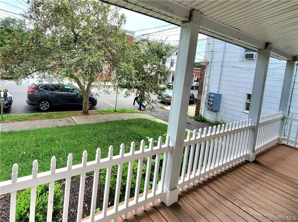 11 Franklin Avenue - Photo 5