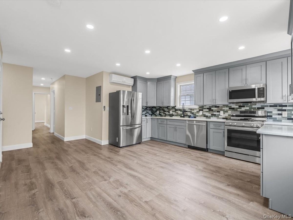 9519 116th Street - Photo 2