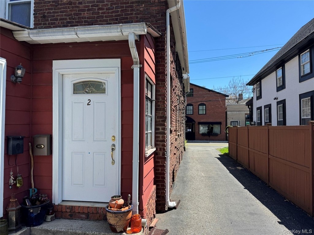 646 Main Street - Photo 2