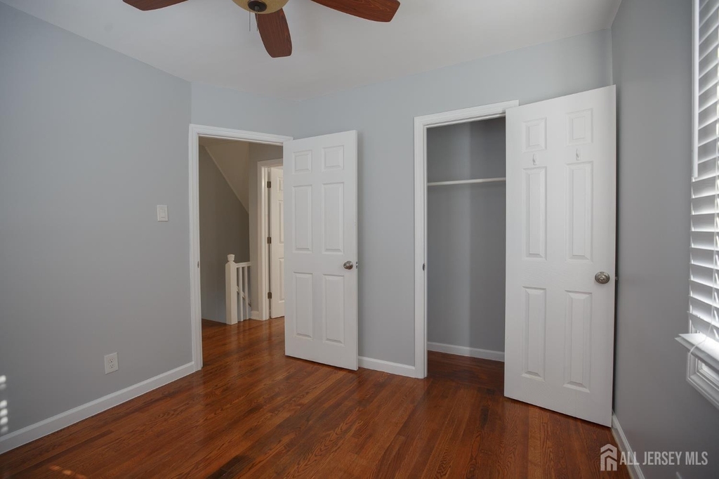 545 Olive Place - Photo 7
