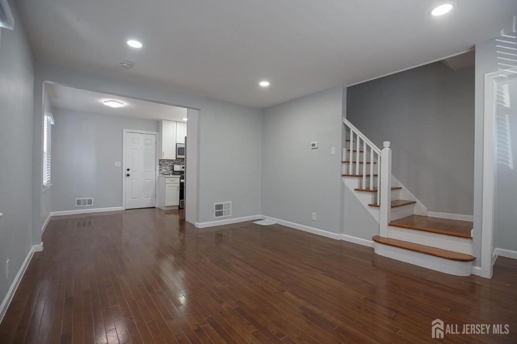 545 Olive Place - Photo 14
