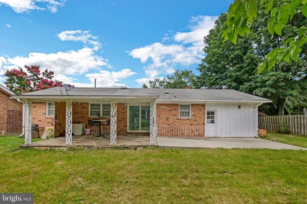 323 Russelcroft Road - Photo 17