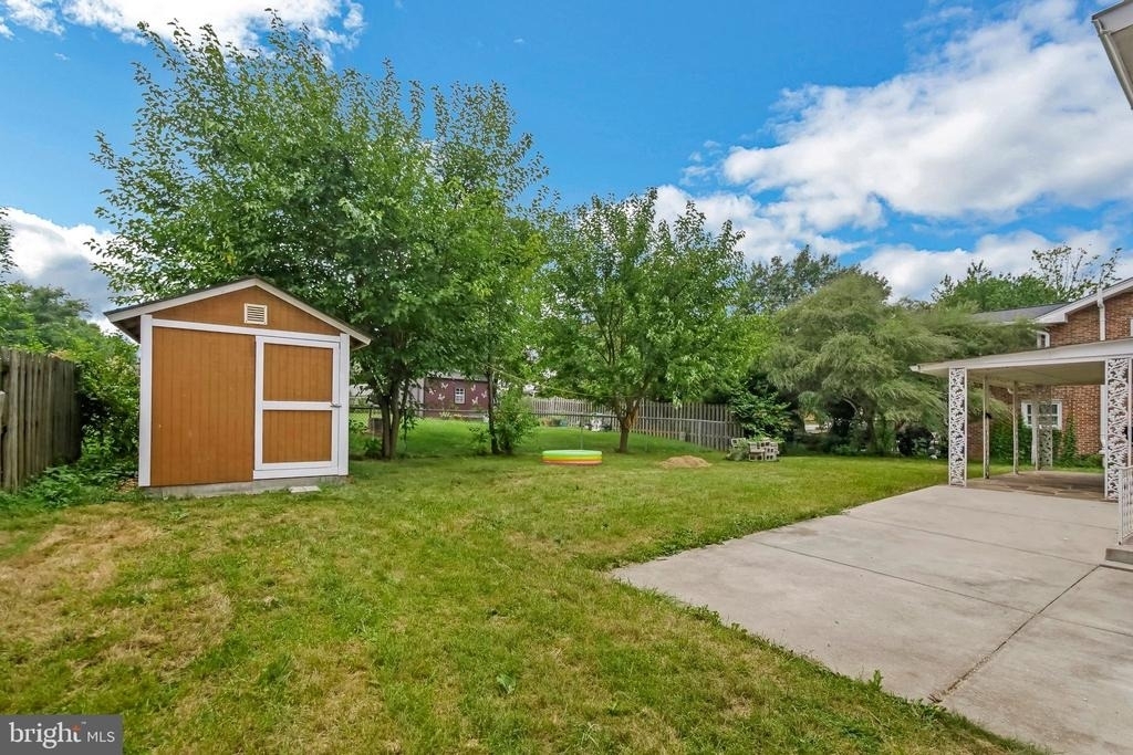 323 Russelcroft Road - Photo 18