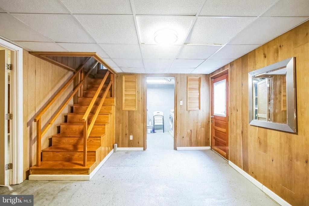323 Russelcroft Road - Photo 11