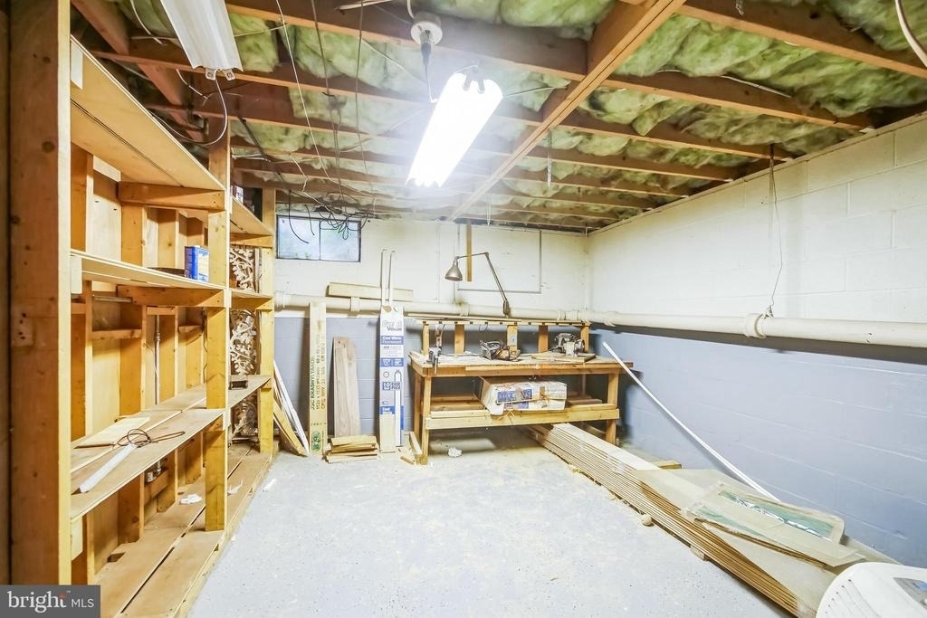 323 Russelcroft Road - Photo 16