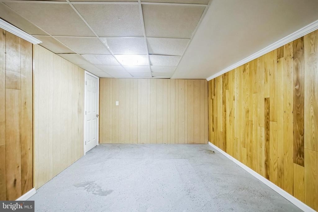 323 Russelcroft Road - Photo 13