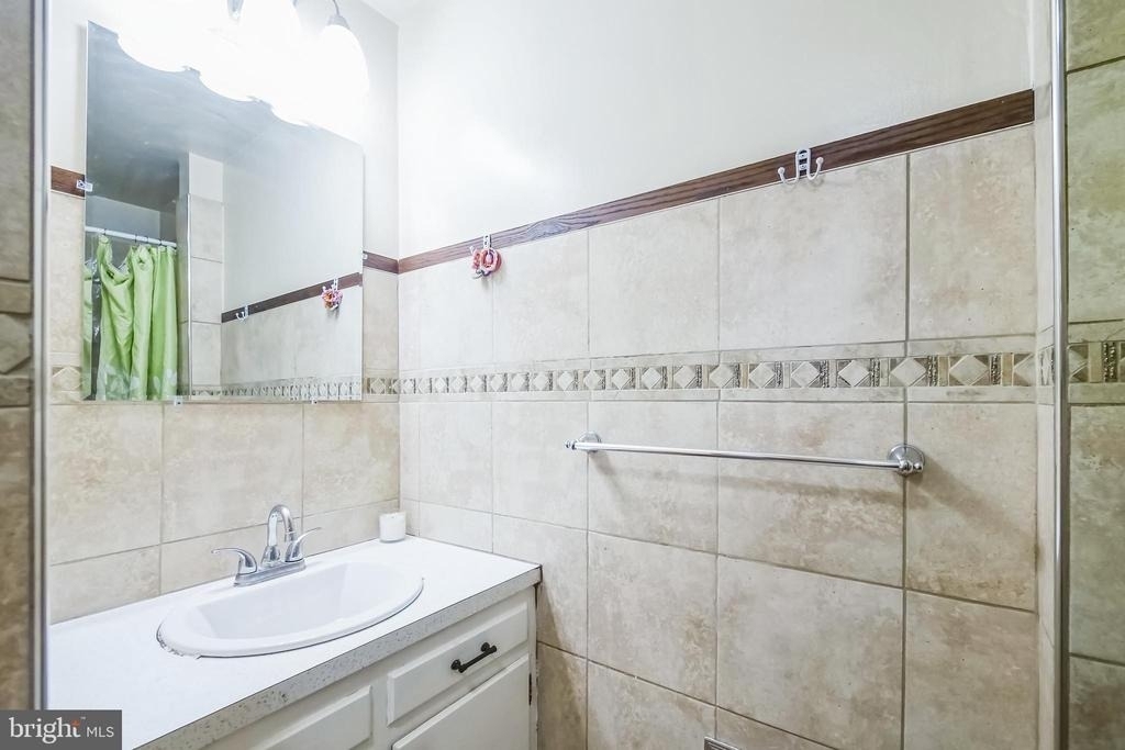 323 Russelcroft Road - Photo 8