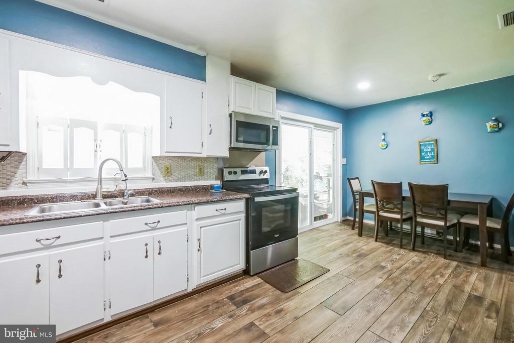 323 Russelcroft Road - Photo 4