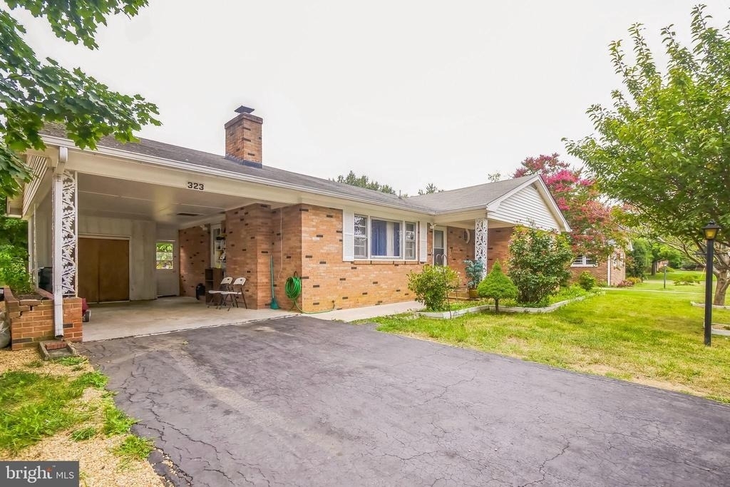 323 Russelcroft Road - Photo 1