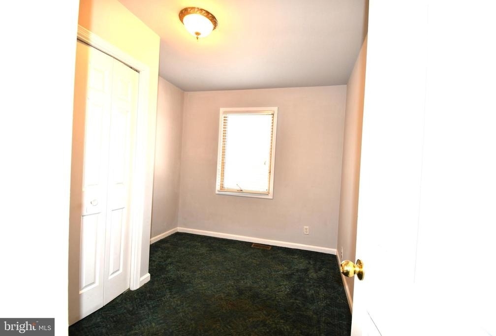 8 W Monmouth Street - Photo 14