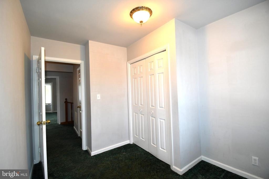 8 W Monmouth Street - Photo 15