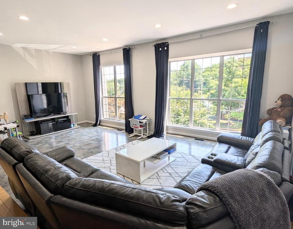 20867 Trinity Square - Photo 3