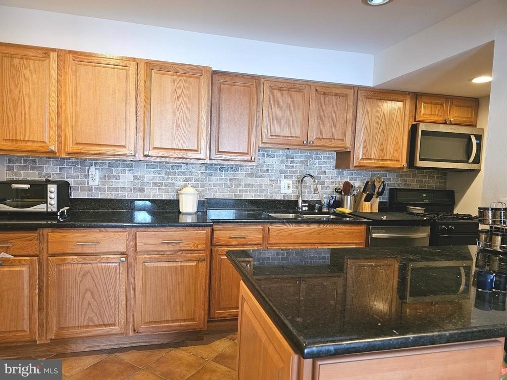 2621 Wagon Dr - Photo 10