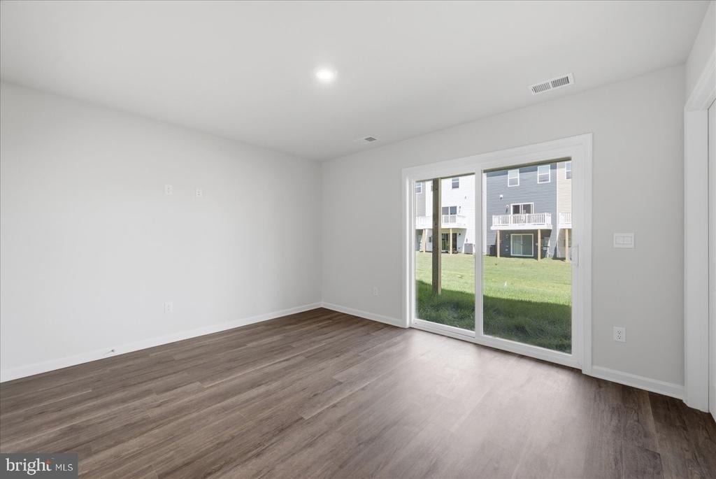 122 Bowers Street - Photo 7