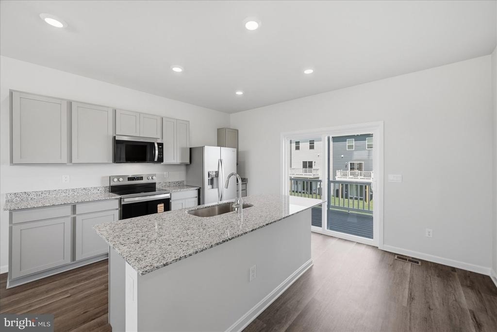 122 Bowers Street - Photo 14