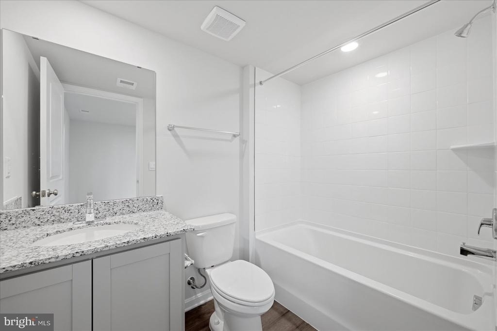 122 Bowers Street - Photo 8