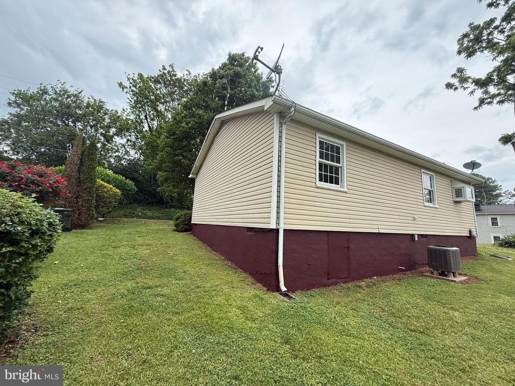 1201 S East Street - Photo 1