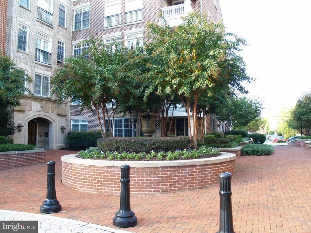 600 Second Street - Photo 1
