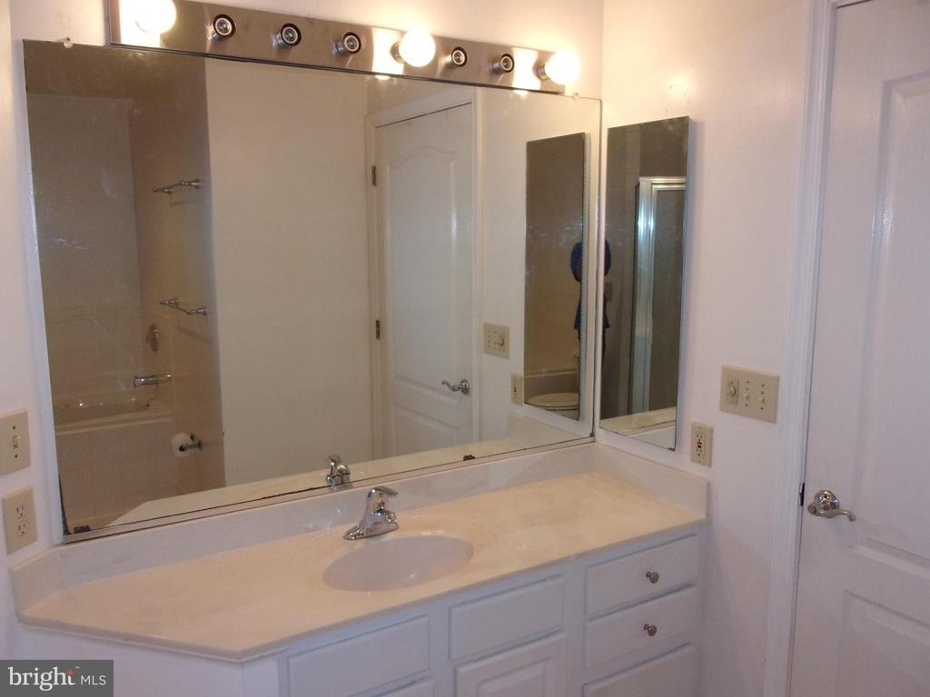 6916 Fairfax Drive - Photo 11