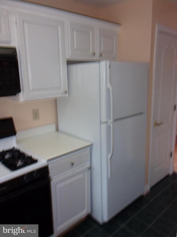 6916 Fairfax Drive - Photo 2