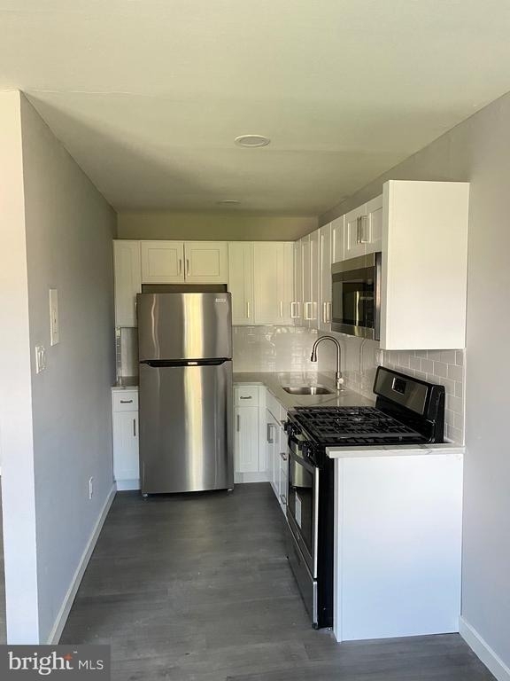 262-268 E Cliveden Street - Photo 2