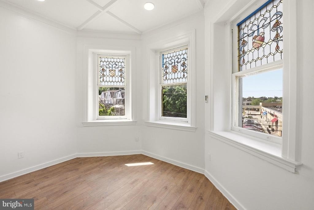 6012 Ridge Avenue - Photo 10