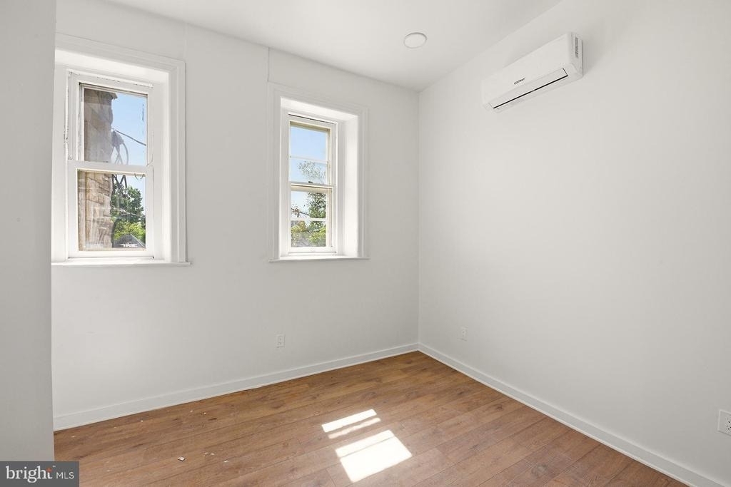 6012 Ridge Avenue - Photo 11