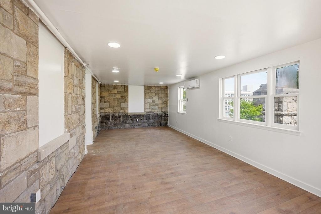 6012 Ridge Avenue - Photo 5