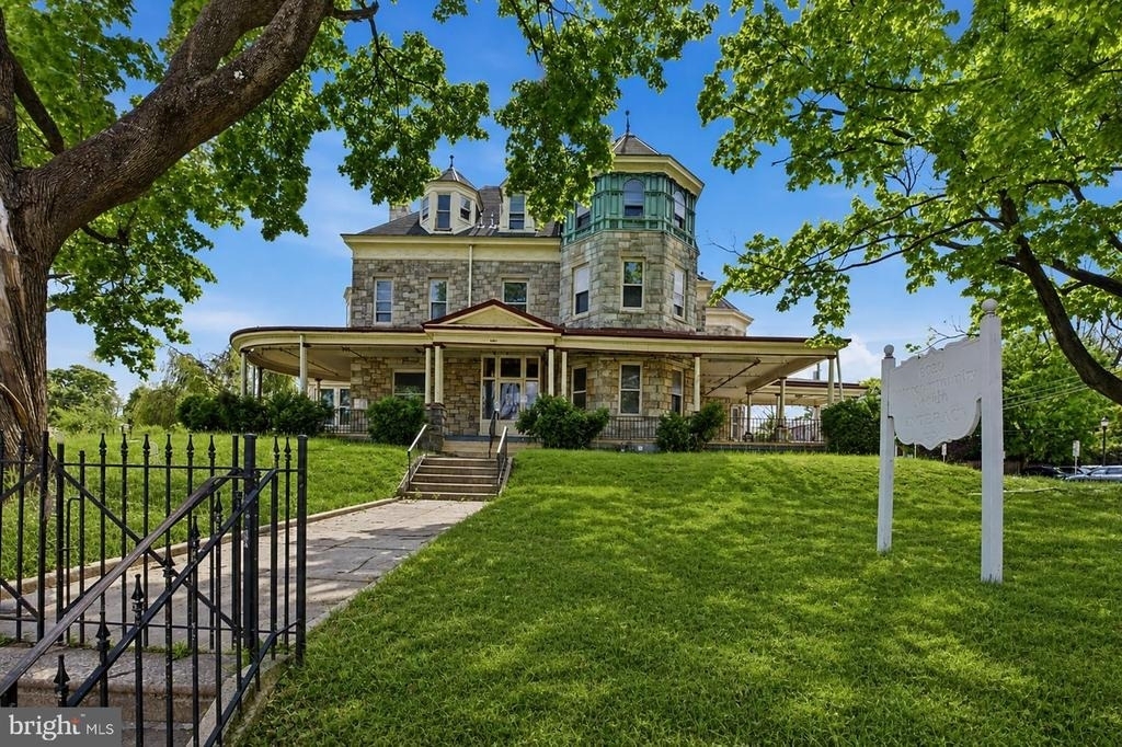 6012 Ridge Avenue - Photo 18