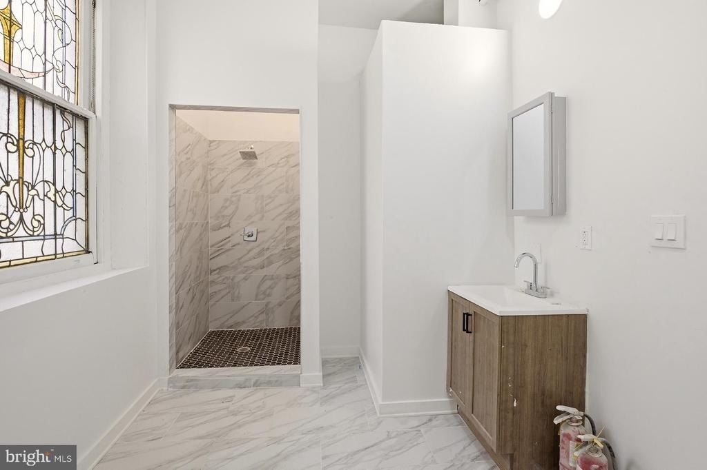 6012 Ridge Avenue - Photo 8