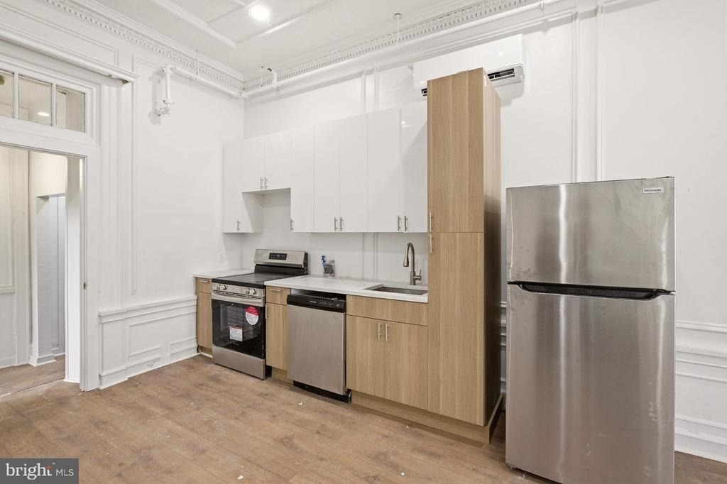 6012 Ridge Avenue - Photo 4