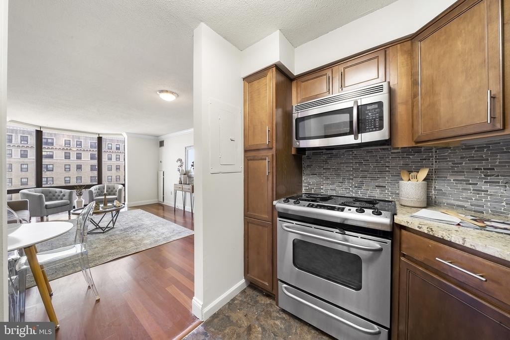 2018 Walnut Street - Photo 9